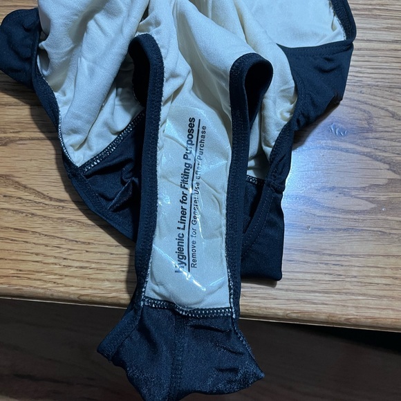 A3 Performance Women’s Sprintback One-Piece Swimsuit • Size 34 • Black - Picture 7 of 7